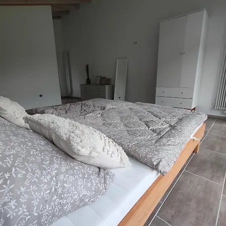 Mit Aussicht In Dernbach, Pfalz - Erholung Apartment